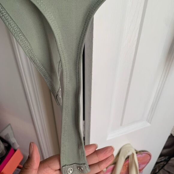 Sleek Olive Green Women's Top - Picture 4 of 4